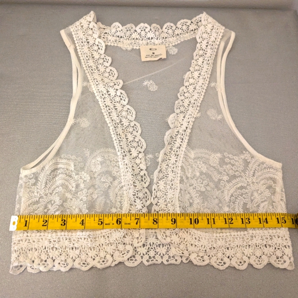 Pins & Needles White Lace Embroidered Vest with Crocheted Edge Size Medium - Picture 5 of 9